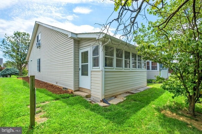 Building Photo - 3437 Dawn Dr