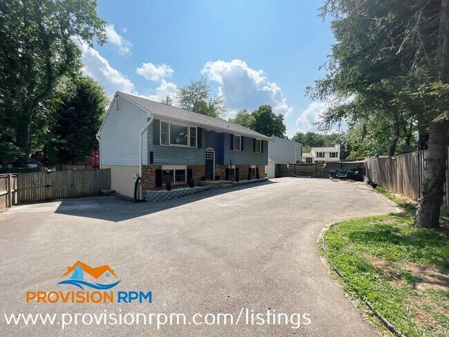 Foto del edificio - 379 Blossom Tree Dr