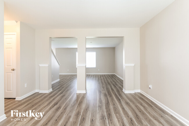 Building Photo - 6159 N Woods Edge Dr