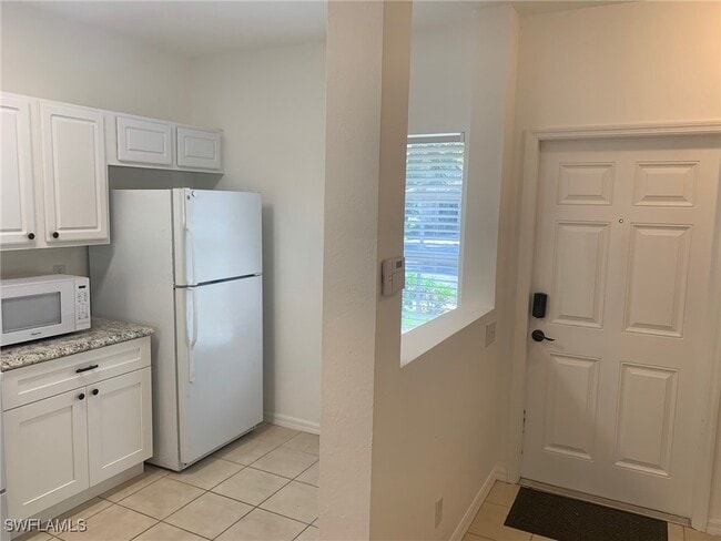 Building Photo - 10034 Poppy Hill Dr