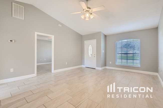 Building Photo - 855 Forrest Dr