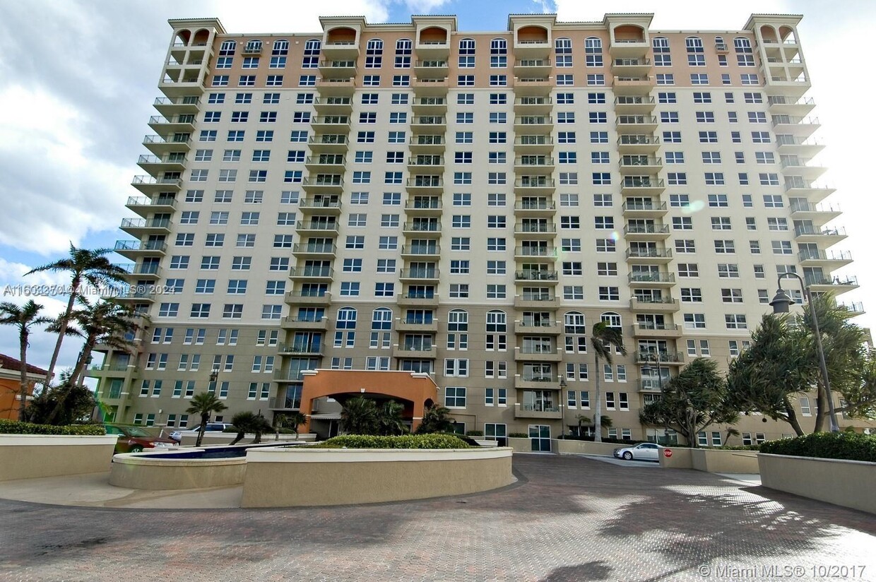 Foto principal - 2080 S Ocean Dr