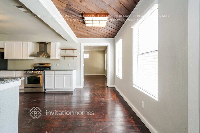 Foto del edificio - 213 E Gail Ln