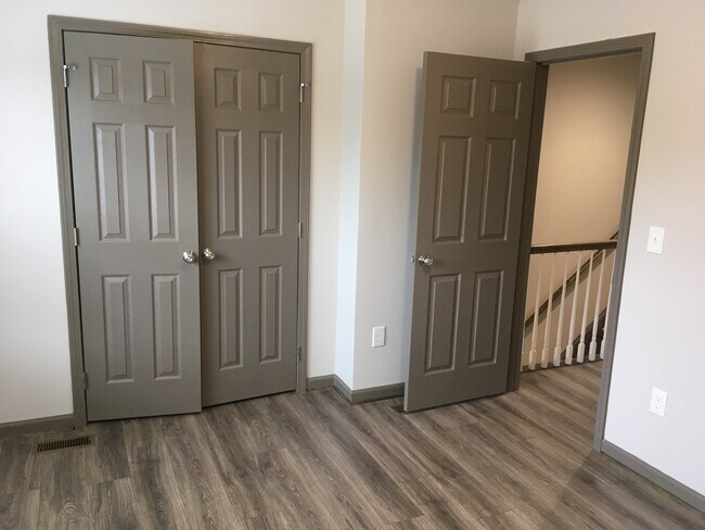 Foto del edificio - 6701 Pine Ridge Dr