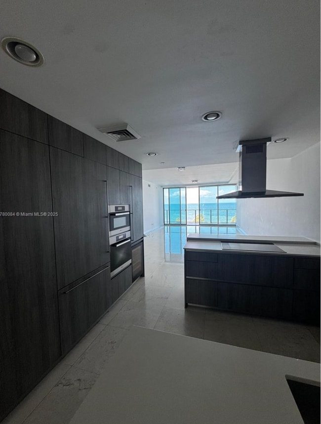 Building Photo - Oceana Key Biscayne Large 3 bedroom for rent