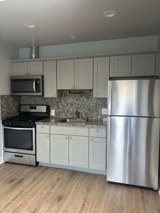 Foto principal - 8857 Comanche Ave