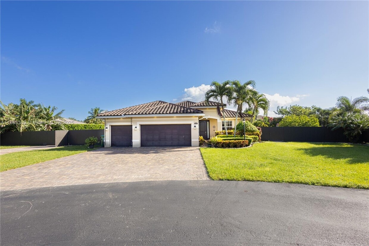 Foto principal - 2133 NW 14th Pl