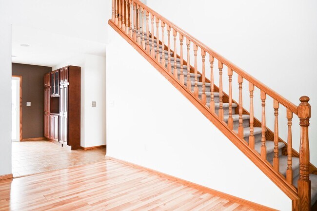 Foto del edificio - 5 Bedroom 3.5 Bathroom House in Grand Forks