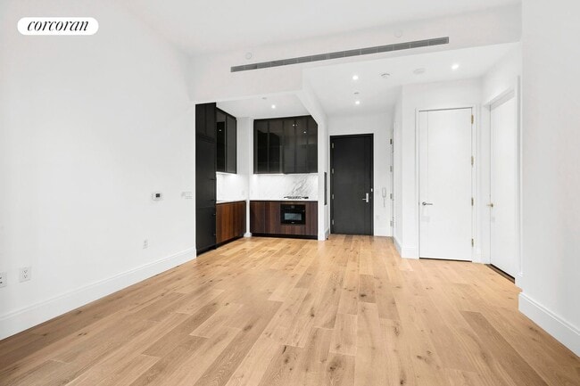 Building Photo - 30 E 29th St