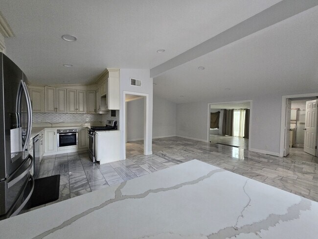 Building Photo - 9622 Stonybrook Dr