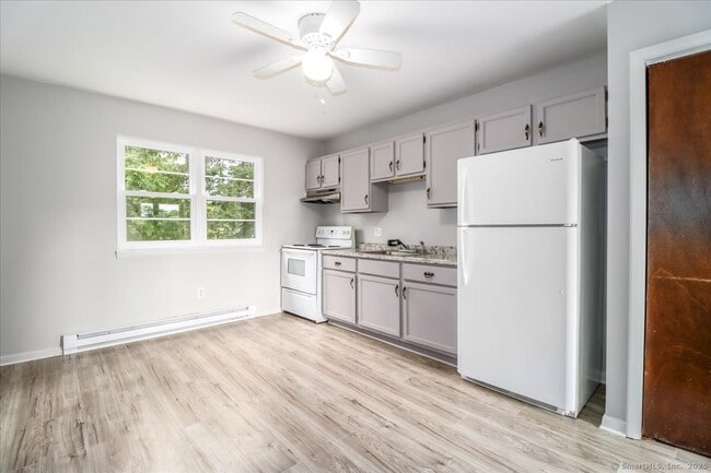 Building Photo - 96 Belair Dr