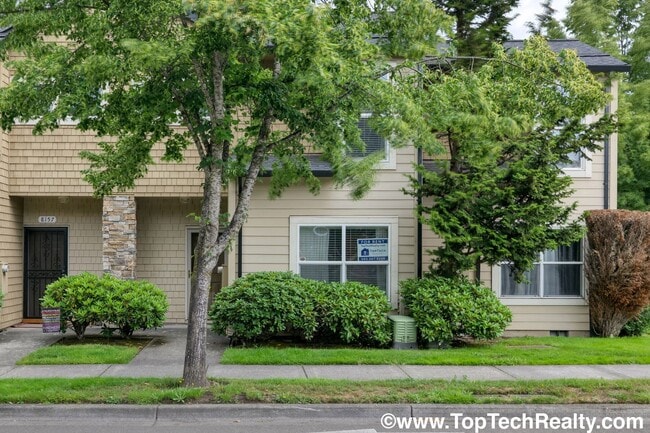 Charming 3 BD 2 BA Townhome Located in Hillsboro's Briarcreek Community | Recently Updated! | Mai... - Charming 3 BD 2 BA Townhome Located in Hillsboro's Briarcreek Community | Recently Updated! | Mai...