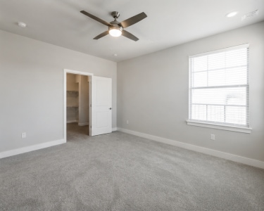 Building Photo - 2903 Lakeside Pkwy