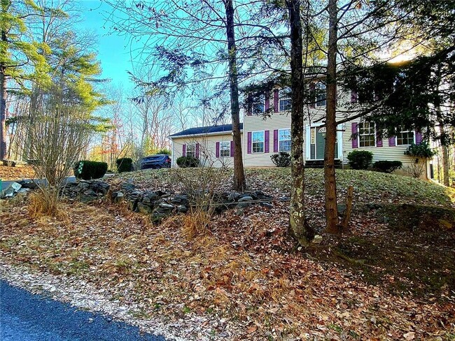 Building Photo - 322 Carnation Rd