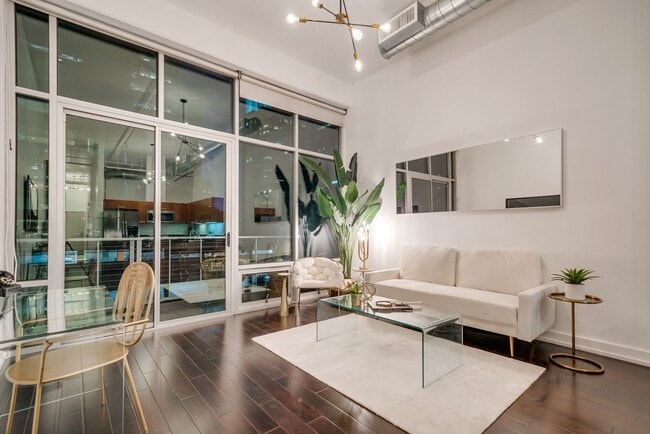 Building Photo - Don't miss out on your chance to Live at t...