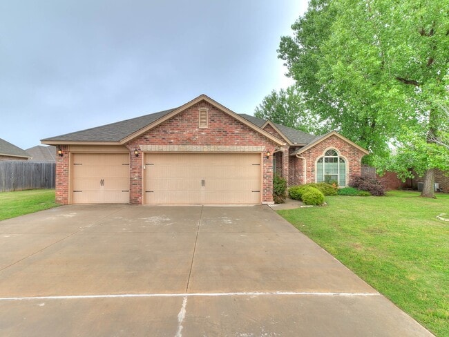 Building Photo - 4 Bedrooms/3Car/Edmond Schools -  Community Pool- Storm Shelter
