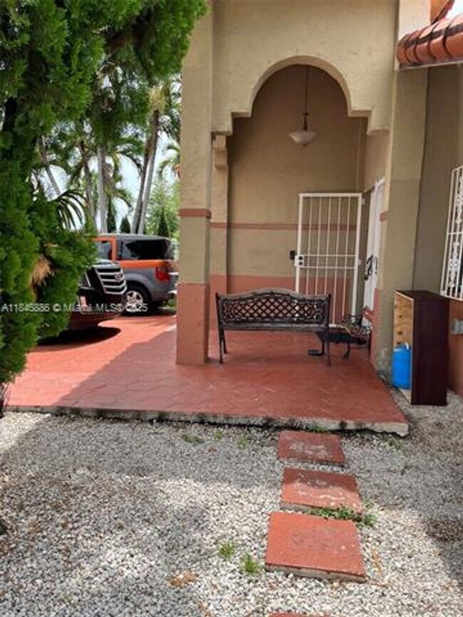Foto del edificio - 3192 W 70th St