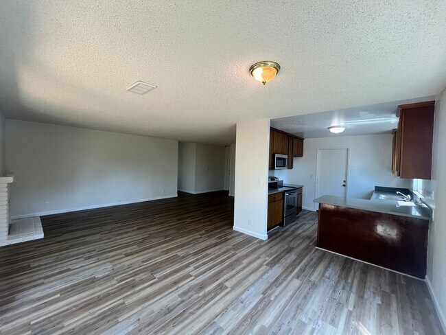 Photo - AVAILABLE NOW 3 BED 2 BATH IN SAN JOSE! House