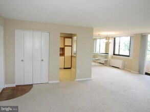 Building Photo - 4201 Cherry Hill Rd