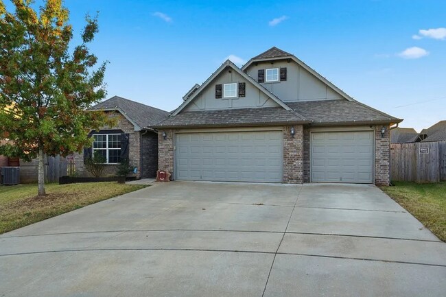 Foto del edificio - 4 Bed | 3 Bath in Broken Arrow!