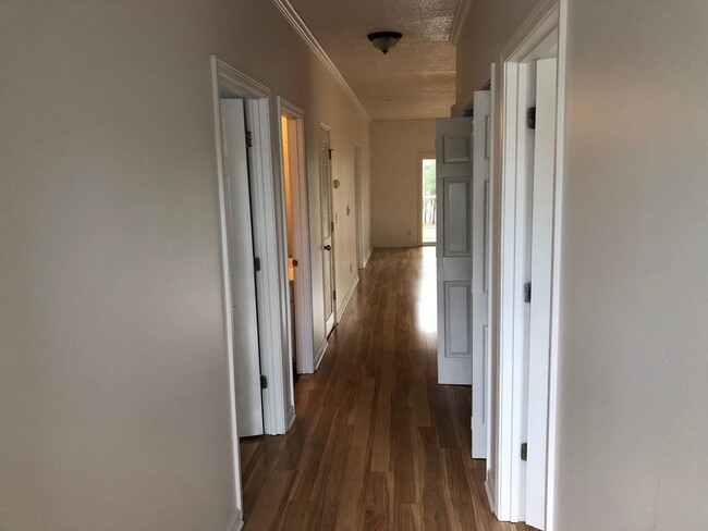 Building Photo - Spacious 3BR/2BA Condo Near North Myrtle B...
