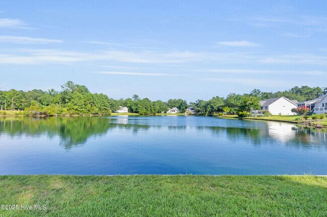 Foto del edificio - 11034 Windward Dr