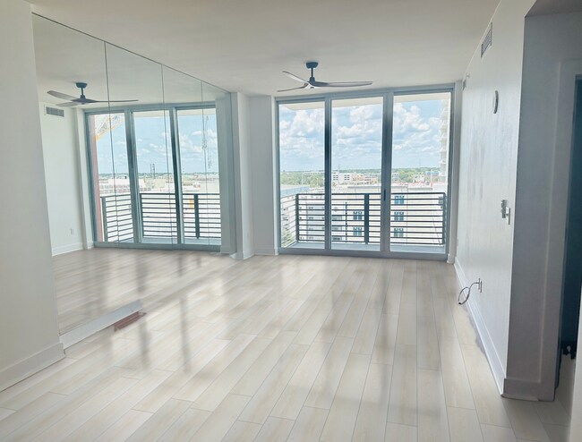 Foto del edificio - 1208 E Kennedy Blvd