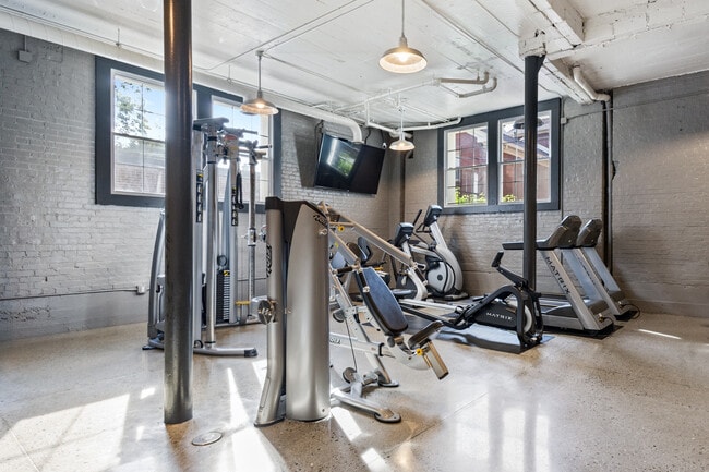 Building Photo - Buckingham & Balmoral