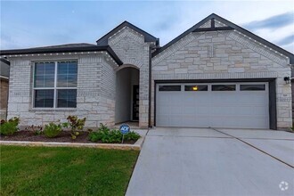 Building Photo - 316 Peace Pipe Way