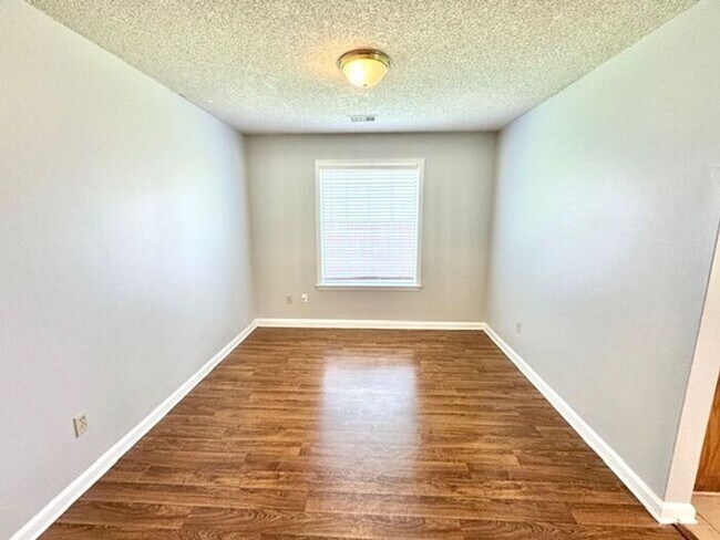 Foto del edificio - Available Now! 3 Bedroom 2 Bath Home in Co...