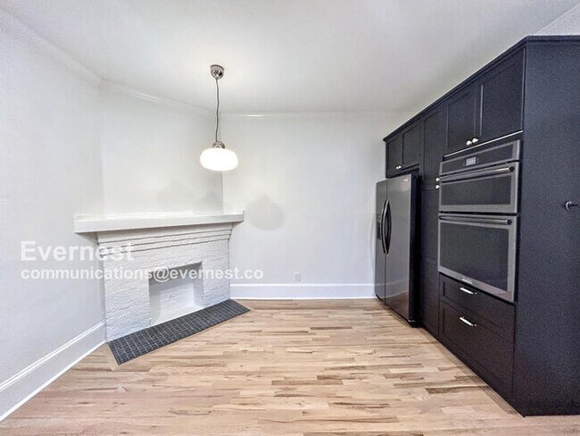 Foto del edificio - 816 Brookline St SW
