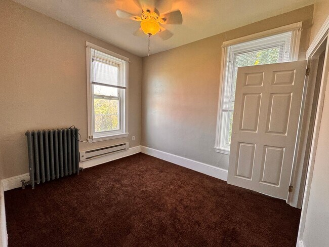 Foto del edificio - 4924-26 Parrish St