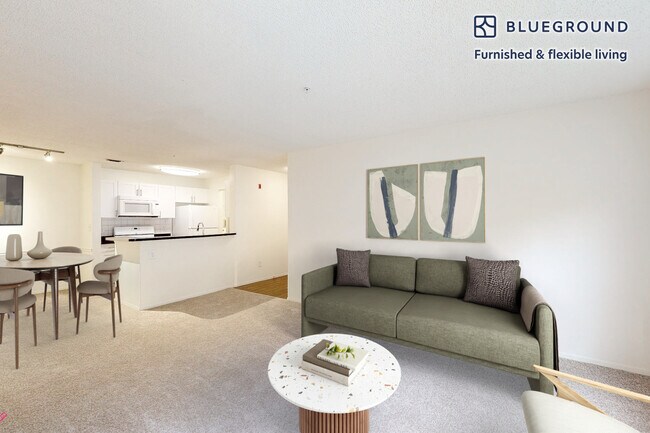 Building Photo - 100 Lexington Ridge Dr