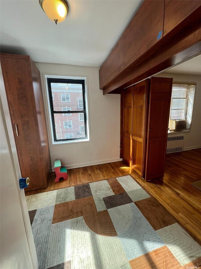 3727 86th St Unit 3M, Queens, NY 11372 Room for Rent in Queens, NY
