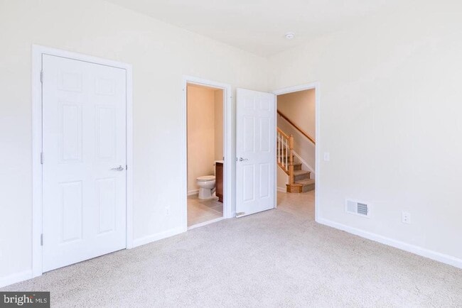 Building Photo - 9427 Canonbury Square