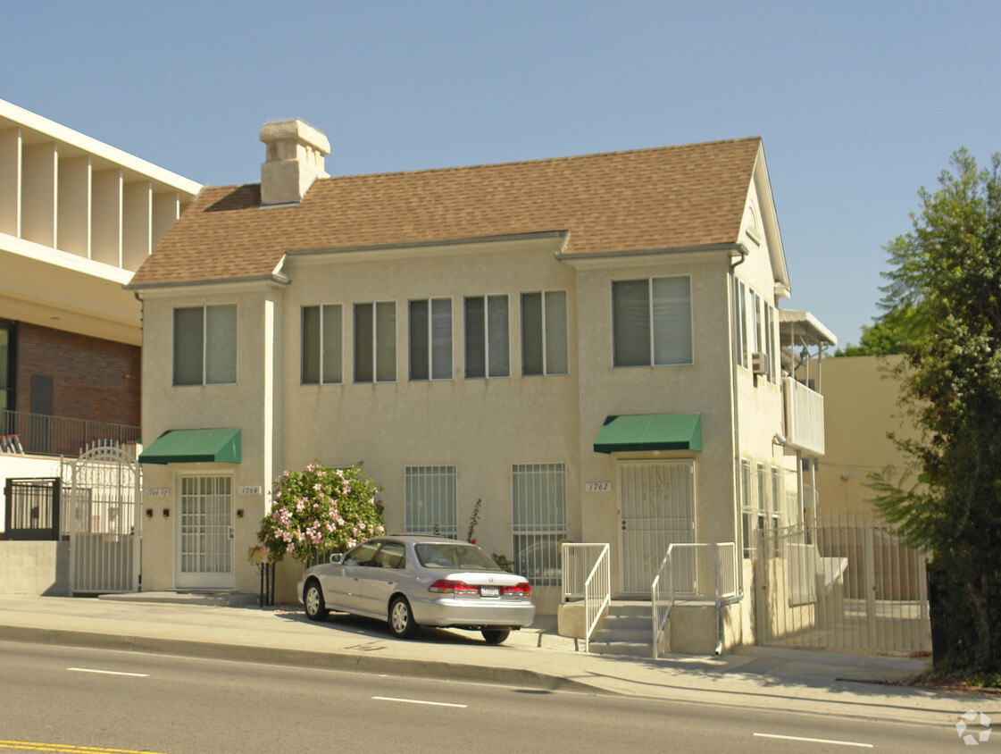 Building Photo - 1762 N La Brea Ave