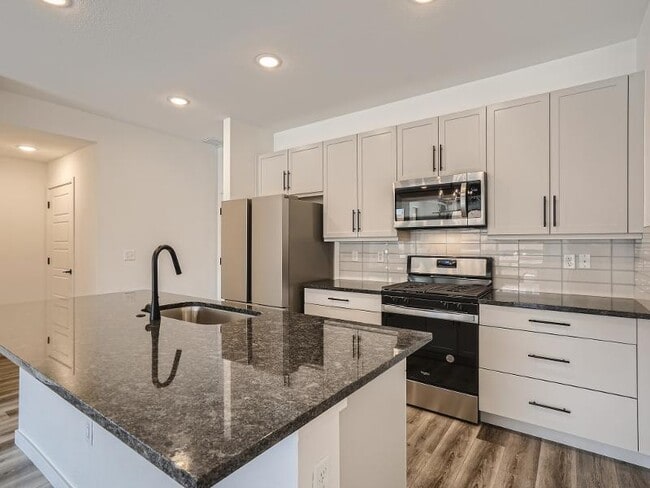 Granite countertops - 6361 Nelson Way