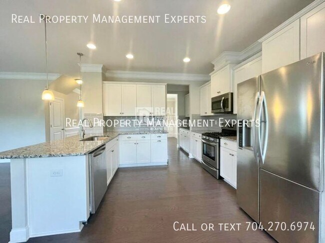 Foto del edificio - 9808 Rayneridge Drive