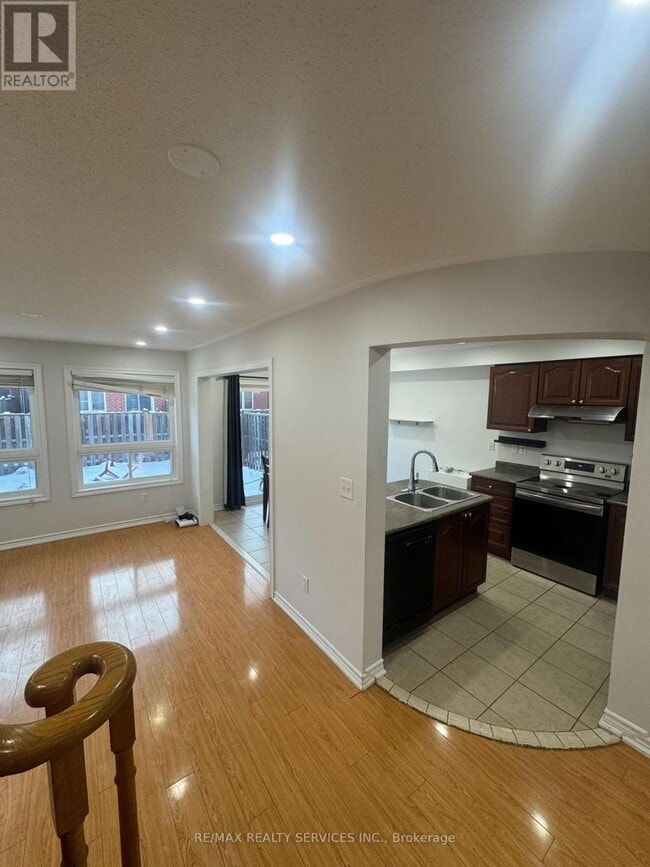 Building Photo - 74 Severin St