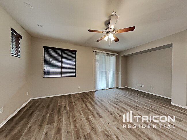 Foto del edificio - 13227 N 153rd Ln