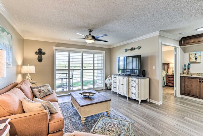 Building Photo - 6141 Bahia Del Mar Blvd S