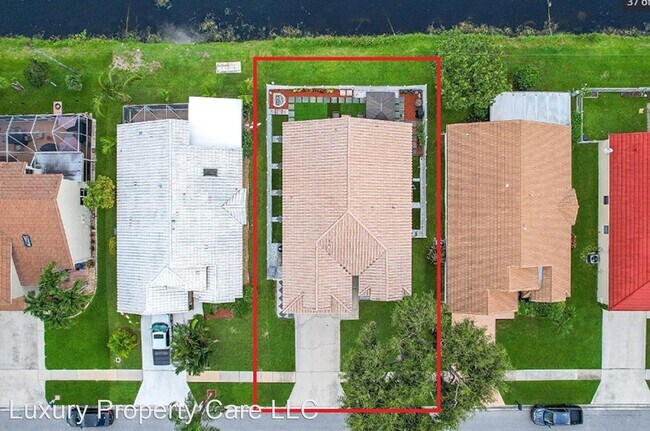 Foto del edificio - 4 br, 2 bath House - 8552 Tourmaline Blvd