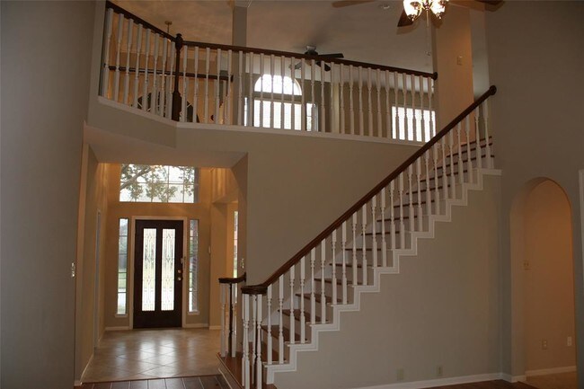 Building Photo - 1518 Briarbend Dr