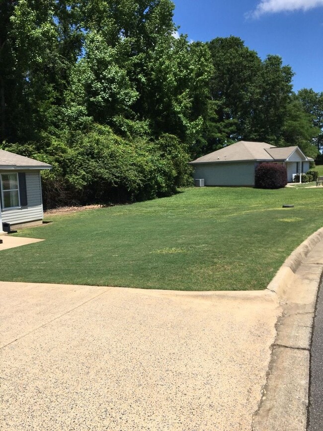 Building Photo - Home for Rent in Elrod... Available to View Now!!!