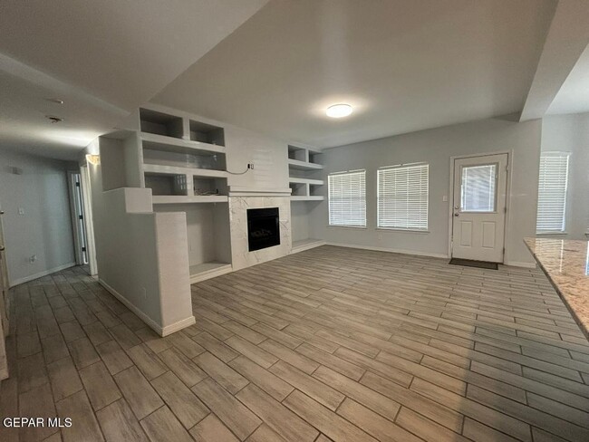 Building Photo - 12501 Sun Haven Dr