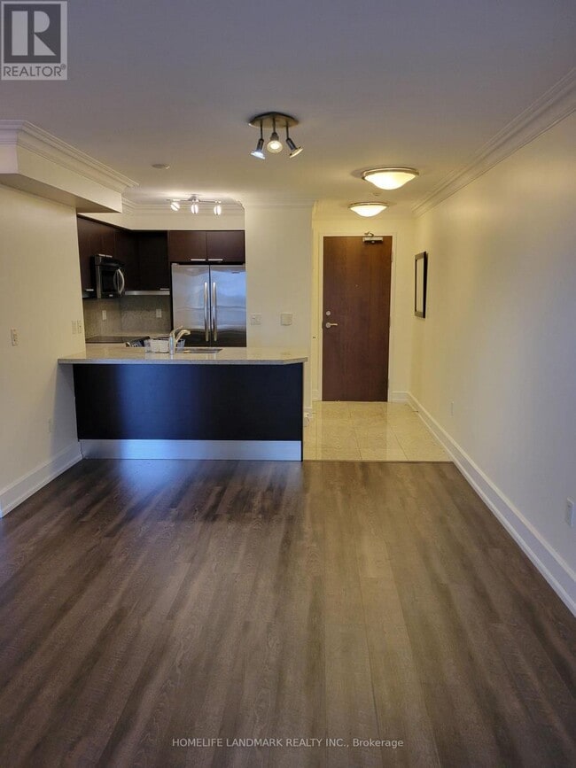 Building Photo - 650-650 Sheppard Ave E