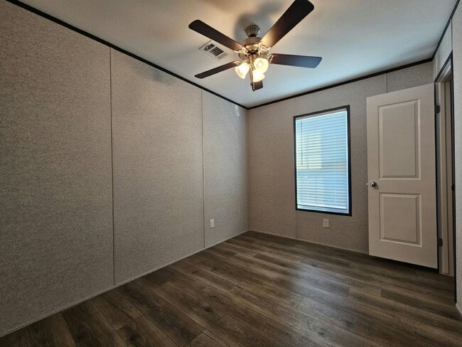 Foto del edificio - 527 Suwanee Dr