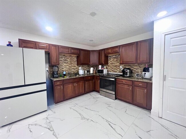 Foto del edificio - 2001 SW 85th Ave
