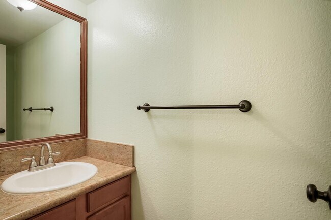 Foto del edificio - 16033 E Radcliff Pl