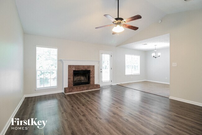 Foto del edificio - 1417 Oak Knoll Dr NE